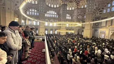 Adana'da Bayram Namazı Coşkusu