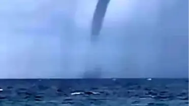 Kumluca'da Denizde Hortum Oluştu