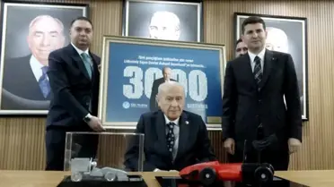 Bahçeli, Ülkü Ocakları'nın geliştirdiği yarış arabalarına isim verdi
