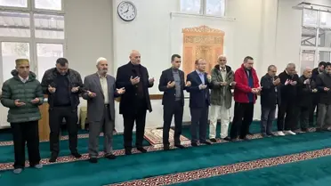 Çilimli'de bayram coşkusu yaşandı dualar edildi bayramlaşıldı