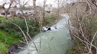 Hatay'da Otomobil Dereye Uçtu