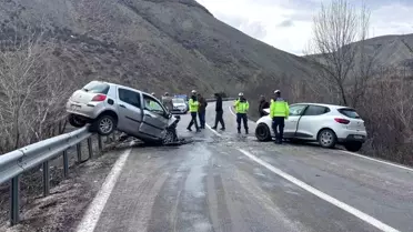 Erzincan'da Trafik Kazası: 4 Yaralı