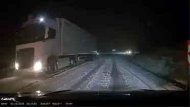 İnegöl-Domaniç Yolunda Kar Yağışı Zorluk Yarattı