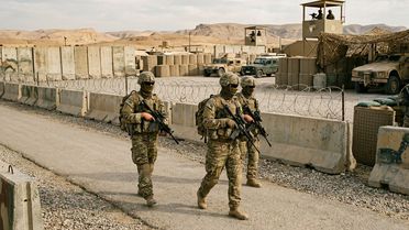 NATO, Irak misyonunda görev yapan tüm personeli Avrupa'ya tahliye etti