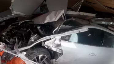 Defne'de Kaza: Otomobil Prefabrik İş Yerlerine Girdi