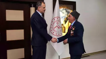 Vali Bozkurt bayramlaşma programında vatandaşlarla buluştu