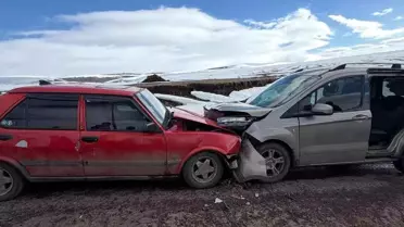 Ardahan'da Trafik Kazası: 2 Yaralı