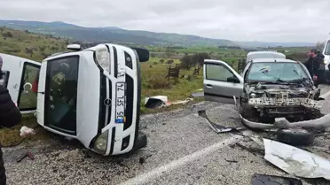 Balıkesir'de Trafik Kazası: 5 Yaralı