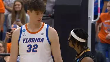 Boyu ayrı yaşı ayrı olay! 2.03'lük rakibi yanında cüce gibi kalıyor