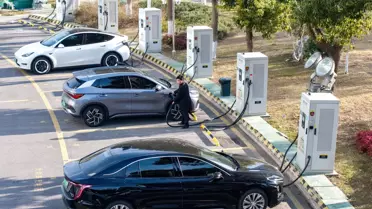 Çin'de Elektrikli Araç Şarj Noktaları Hızla Artıyor