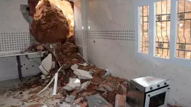 Cizre'de Heyelan: Boş Ev Büyük Bir Felaketi Önledi