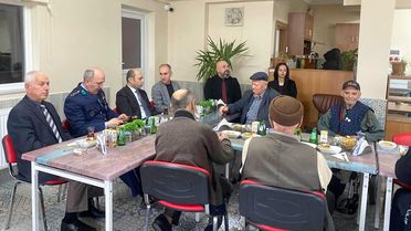 Kaymakam Sayın'dan Huzurevi Ziyareti