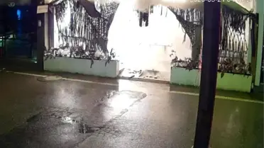 İzmit'te Kafe Kundaklandı