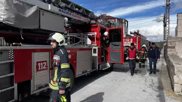 Kayseri'de 3 Katlı Binada Yangın