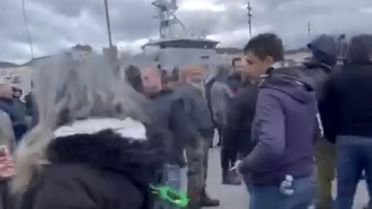 Midilli'de Türk Turistler Mahsur Kaldı