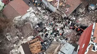 Fatih'te Gecekondu Çöktü