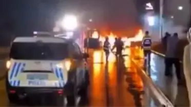 Gaziantep'te Otomobiller Çarpıştı, Yangın Çıktı