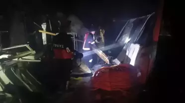 Adıyaman'da Yangın: 4 Konteyner Kullanılamaz Hale Geldi