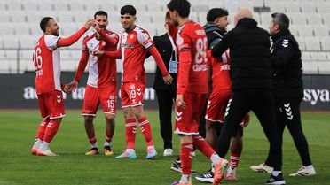 Sivasspor, ''yoksa yeniden küme mi düşecekler'' denirken play-off potasına göz kırptı