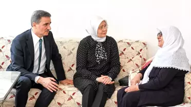 Vali Baruş'tan bayramda vefa ziyaretleri