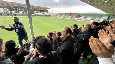 Vali Taşolar, Iğdır FK Taraftarlarıyla Maçı İzledi