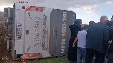 Midyat'ta Midibüs Devrildi: 13 Yaralı