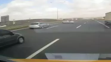 Arnavutköy'de Makas Atan Sürücü Kaza Yaptı