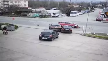 Bartın'da Zincirleme Kaza: 2 Yaralı