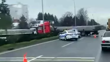 Bolu'da Tır Kazası: Trafic Aksadı, Yaralanan Yok