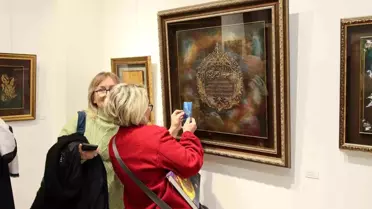 Bursa'da geleneksel sanatlara anlamlı katkı: 'Zer-i Nâb' Tezhip Sergisi açıldı