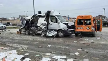 Vezirköprü'de Zincirleme Kaza: 18 Yaralı