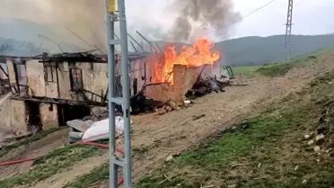 Karabük'te Yangın: Ahşap Ev Kullanılamaz Hale Geldi