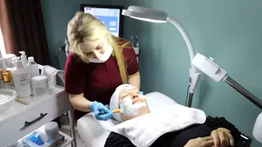 Marmaris'te kadın saha personeline ücretsiz cilt bakımı