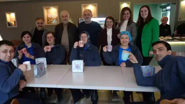 Ünlü oyuncu Çelebi down sedromlu bireylerin çalıştığı kafede