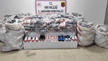 Başkale'de 3.6 Milyon TL Değerinde Kaçak Eşya Ele Geçirildi