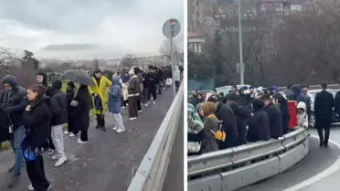 Yağmura çamura aldırmadılar! Ne kuyruğu olduğunu tahmin edemezsiniz 