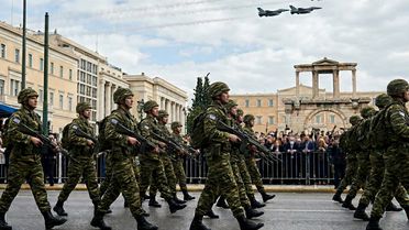 Yunanistan'da yaklaşık 5 milyar euroluk savunma programlarına onay verildi