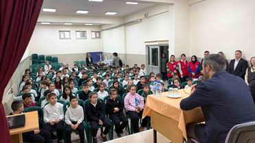 Başkan Çetinkaya'dan miniklere yerel yönetim dersi