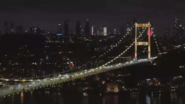 FSM Köprüsü Endometriozis İçin Sarı Işıklarla Aydınlatıldı