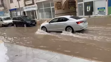 Reyhanlı'da Dolu ve Sağanak Hayatı Olumsuz Etkiledi