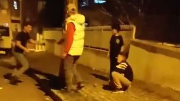 Ankara'da çocuğun sokak ortasında kemer ve sopayla darbedilmesiyle ilgili 2 şüpheli tutuklandı