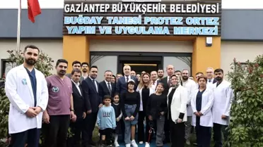 Bakan Işıkhan, Gaziantep Protez-Ortez Merkezi'nde engelli bireylerle bir araya geldi