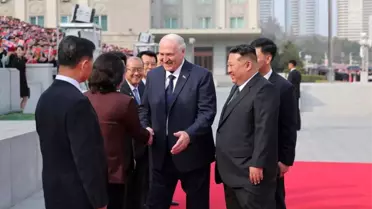 Kuzey Kore'de Lukaşenko'ya Resmi Karşılama