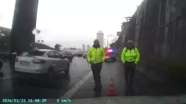 Polis, Boğulmak Üzere Olan Sürücüye İlk Yardım Yaptı