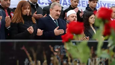 Helikopterin düşmesi sonucu BBP Genel Başkanı Muhsin Yazıcıoğlu ile birlikte hayatını kaybeden İsmail Güneş ve 4 kişi mezarları başında anıldı