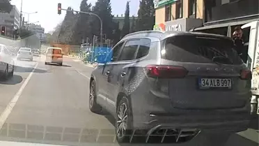 İzmir'de Trafikte Tehlikeli Manevra