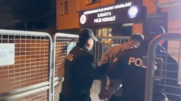 Küçükçekmece'de Havai Fişek Atan Genç Gözaltında