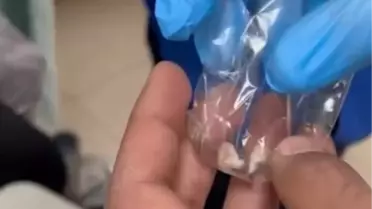 Kulağına gizlediği uyuşturucuyla yakalandı