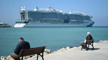 Kruvaziyer Gemisi Kuşadası'na Geldi