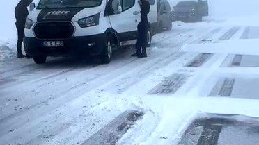 Palandöken'de Mahsur Kalmış Araçlar